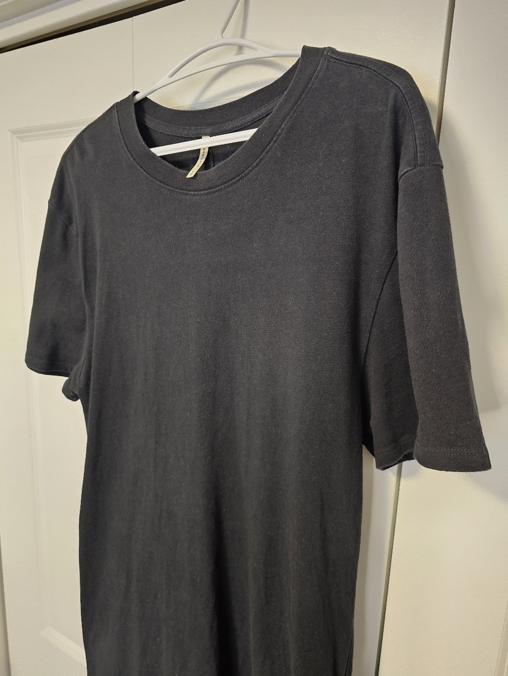 Fear Of God Essentials Mens Black Split Hem Tee Size Medium